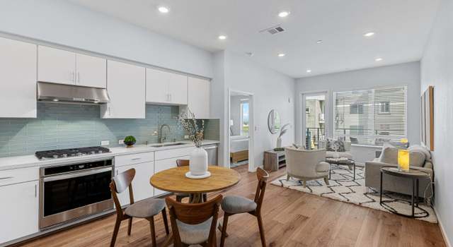 Photo of 338 Llano De Los Robles Ave #2, San Jose, CA 95136