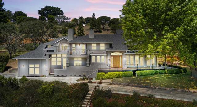 Photo of 125 Orchard Heights Ln, Watsonville, CA 95076