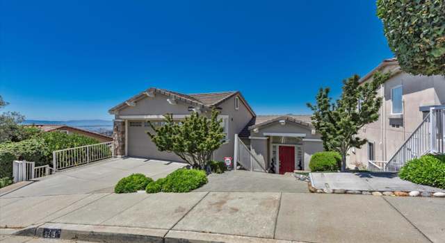 Photo of 8215 Skyline Cir, Oakland, CA 94605