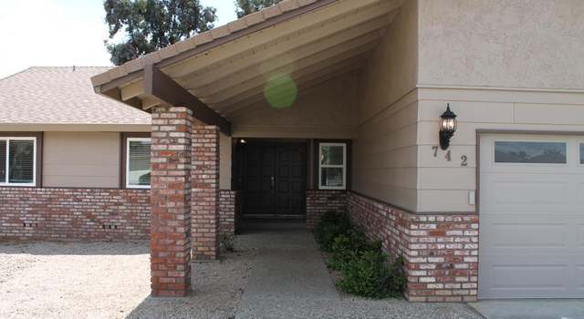Photo of 742 Marks Dr, Hollister, CA 95023