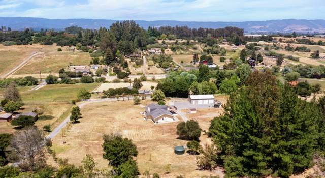 Photo of 490 Carson Ln, Watsonville, CA 95076