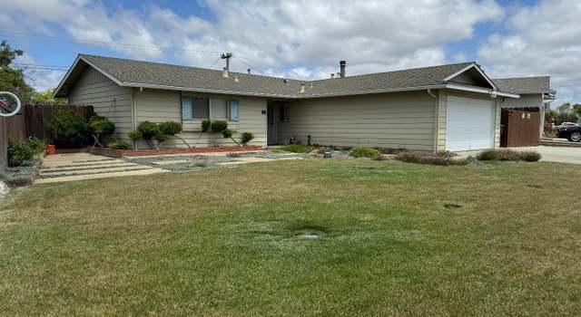Photo of 414 Pueblo Dr, Salinas, CA 93906