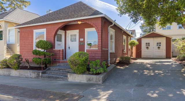 Photo of 407 Carmel Ave, Pacific Grove, CA 93950