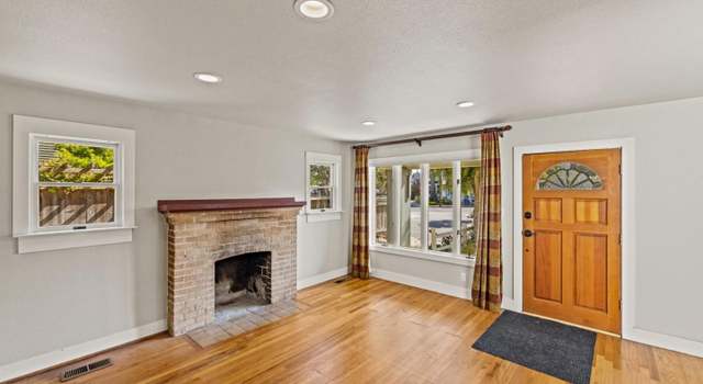 Photo of 236 Spruce Ave, Pacific Grove, CA 93950