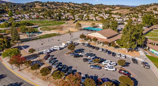 Photo of 1264 Blacksmith Dr, Gilroy, CA 95020