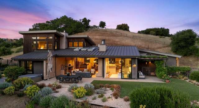 Photo of 140 Pinon Dr, Portola Valley, CA 94028