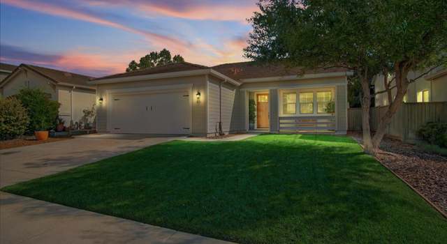 Photo of 831 Victory Dr, Hollister, CA 95023