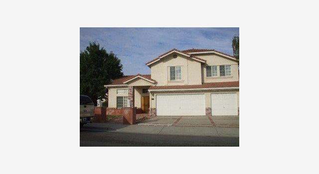 Photo of 890 RAND St, Hollister, CA 95023
