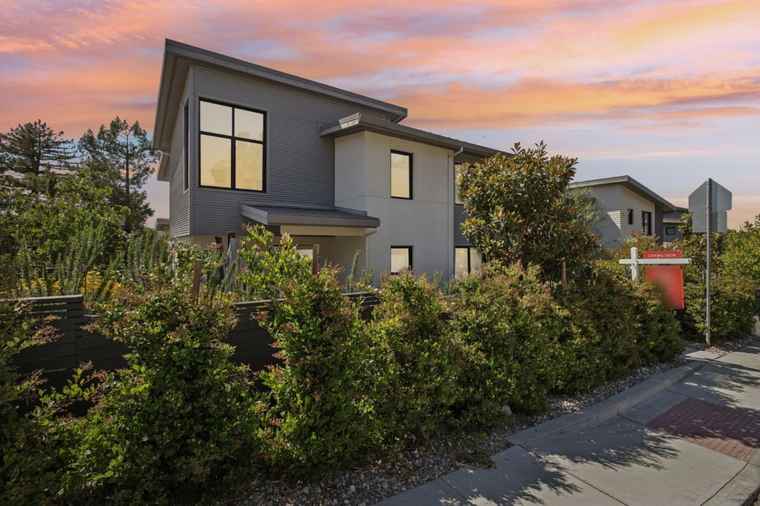 Photo of 90 Gateway Ct SAN CARLOS, CA 94070
