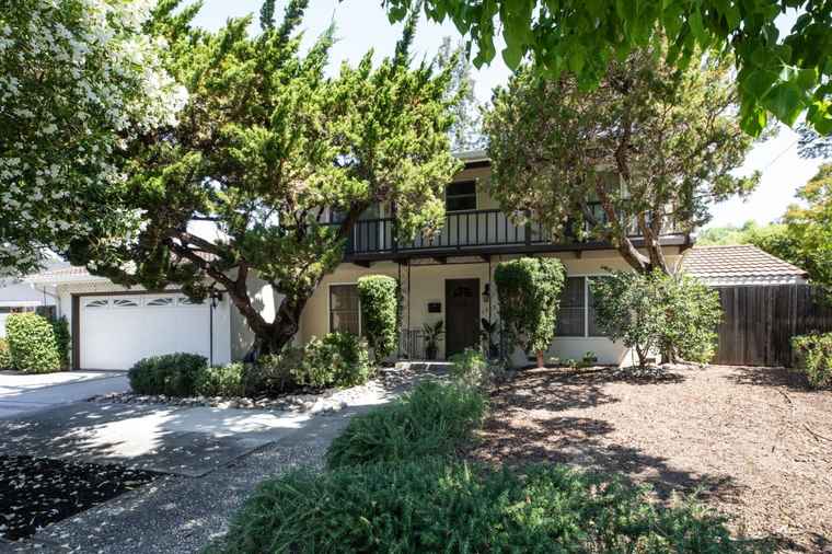 Photo of 1208 Fairbrook Dr MOUNTAIN VIEW, CA 94040