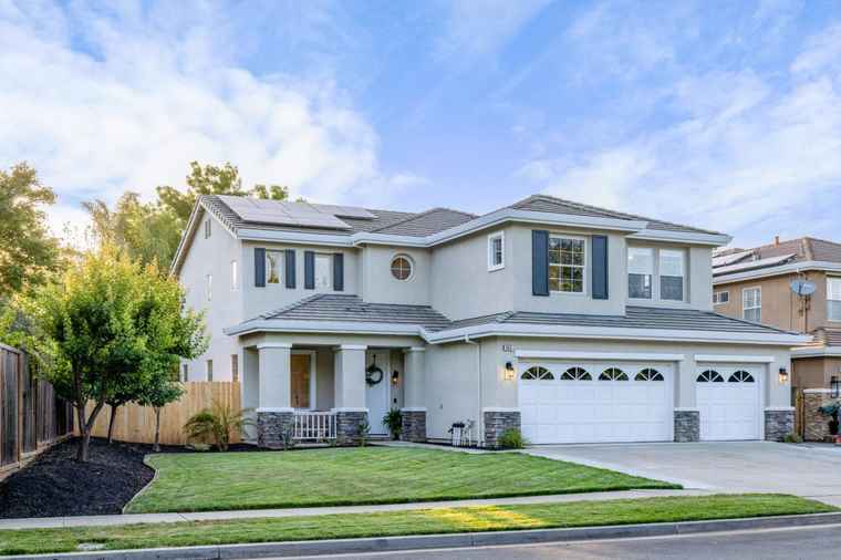 Photo of 895 Oak Brook Way GILROY, CA 95020
