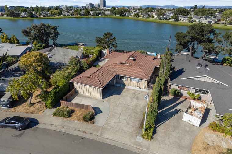 Photo of 1567 Lago St SAN MATEO, CA 94403