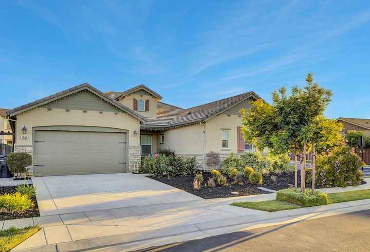 Photo of 1505 S Perkins Pl MOUNTAIN HOUSE, CA 95391