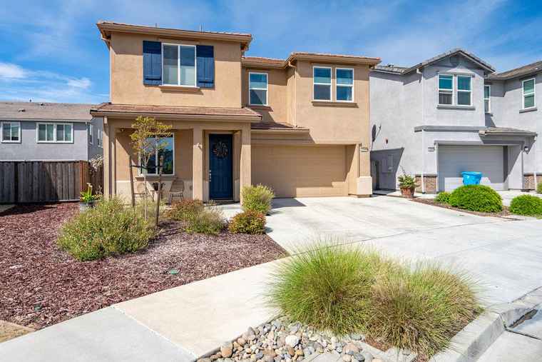 Photo of 1290 Marille Ln HOLLISTER, CA 95023