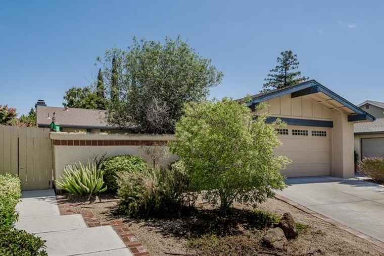 Photo of 580 Anchor Cir REDWOOD CITY, CA 94065