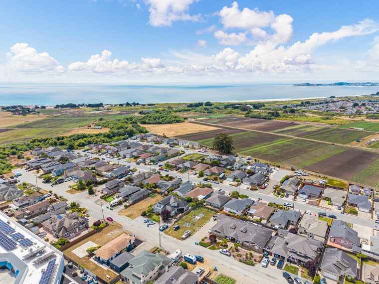 Photo of 417 Belleville Blvd HALF MOON BAY, CA 94019
