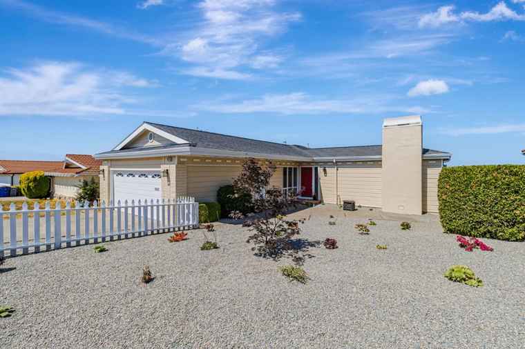 Photo of 1030 Crestview Dr MILLBRAE, CA 94030