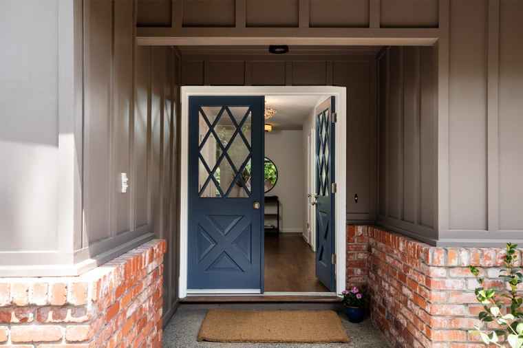 Photo of 2910 Sherwood Dr SAN CARLOS, CA 94070
