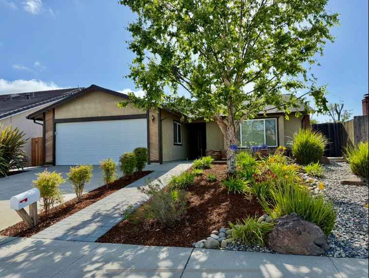 Photo of 881 Bonnie View Dr HOLLISTER, CA 95023