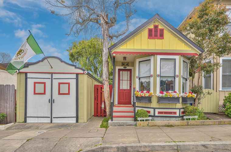 Photo of 105 19th St PACIFIC GROVE, CA 93950