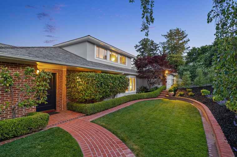 Photo of 1431 Carlton Rd HILLSBOROUGH, CA 94010