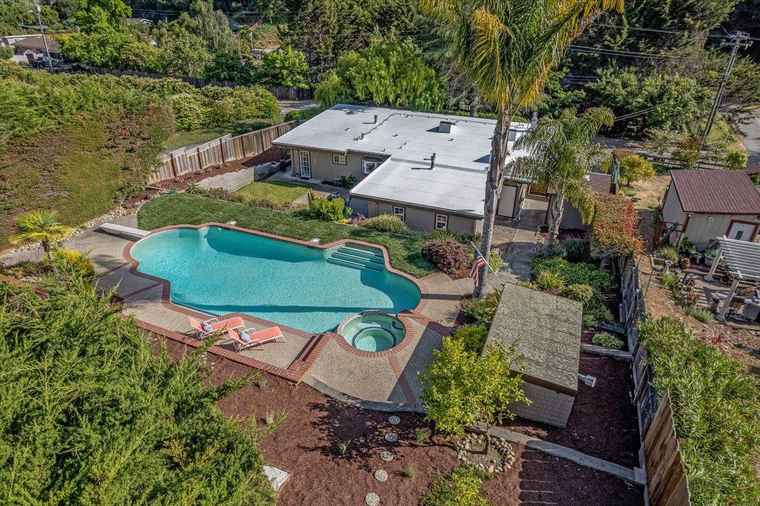 Photo of 1445 Day Valley Rd APTOS, CA 95003
