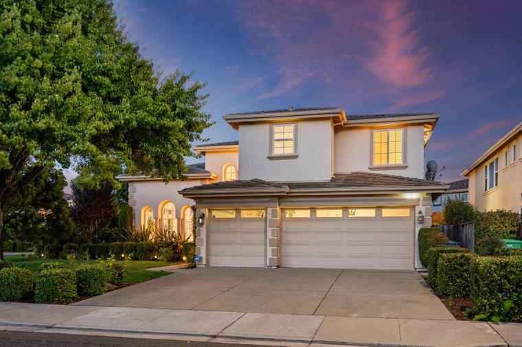 Photo of 34798 Williams Way UNION CITY, CA 94587