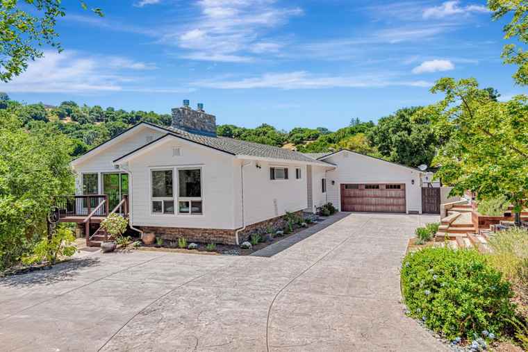 Photo of 21298 Maria Ln Saratoga, CA 95070