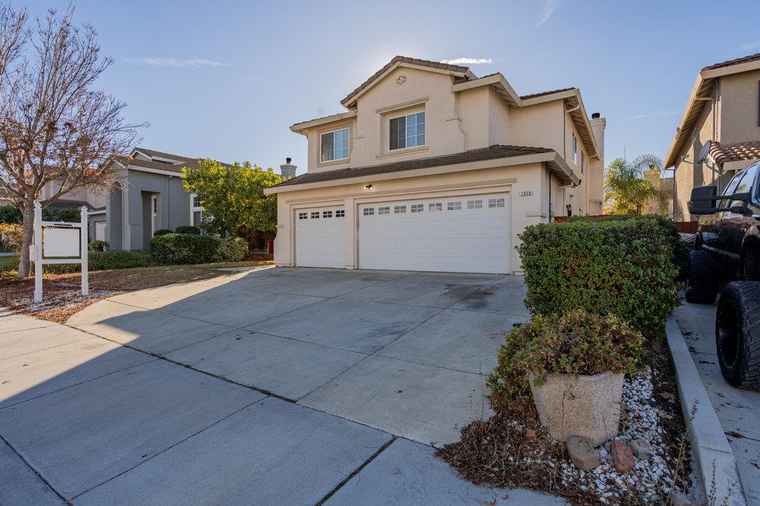 Photo of 1830 Carousel Dr HOLLISTER, CA 95023
