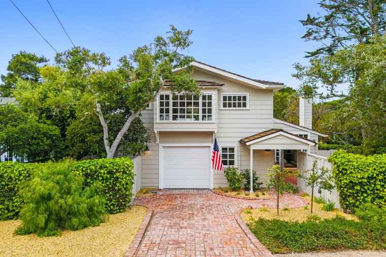 Photo of 0 Casanova & 13th Cor SW Carmel, CA 93923