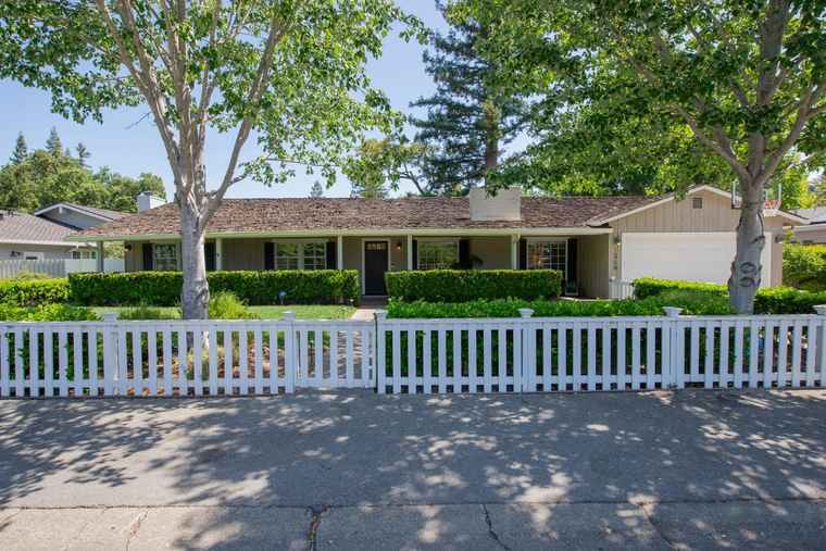 Photo of 1360 Elder Ave Menlo Park, CA 94025