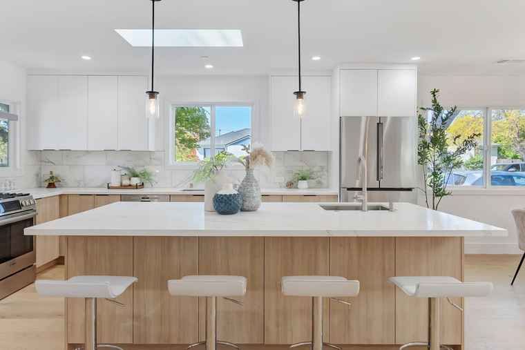 Photo of 827 S Idaho St SAN MATEO, CA 94402