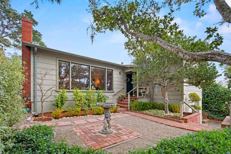 Photo of 0 Carpenter 5 NE of 4th St CARMEL, CA 93921