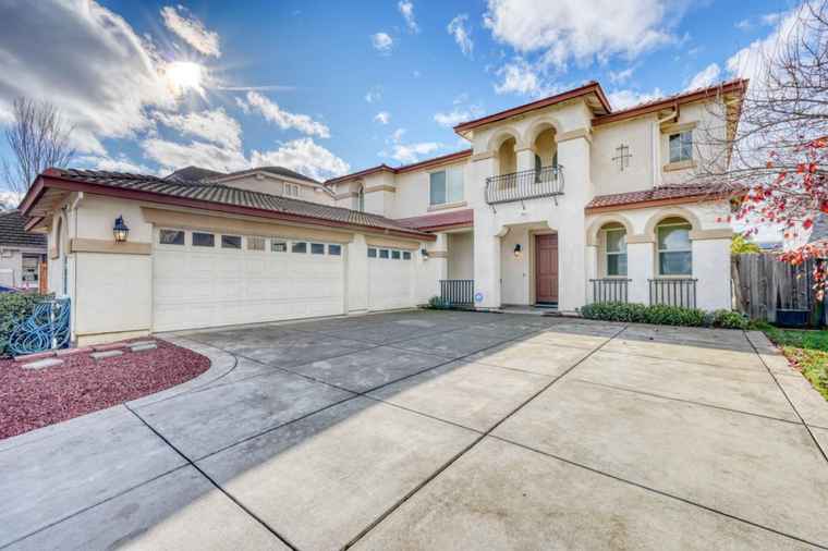 Photo of 59 Escher Cir OAKLEY, CA 94561