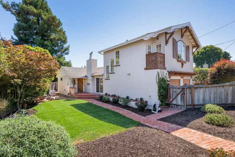 Photo of 1701 Francis Ct BELMONT, CA 94002