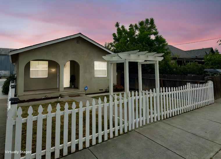 Photo of 76 Hawkins St HOLLISTER, CA 95023