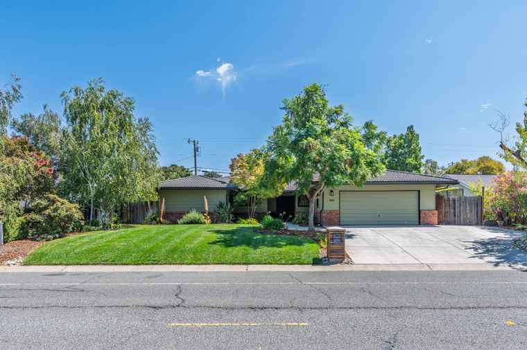 Photo of 1981 Newcastle Dr LOS ALTOS, CA 94024