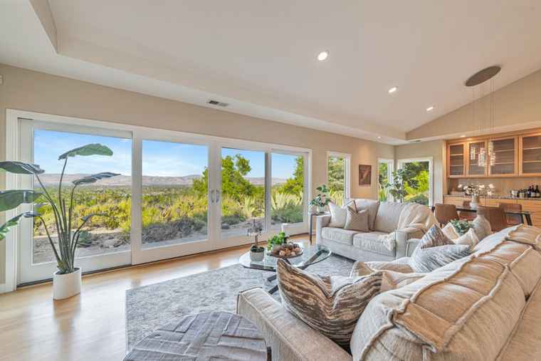 Photo of 15010 Larga Vista Dr LOS GATOS, CA 95032