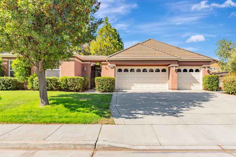Photo of 19411 Saffron Dr MORGAN HILL, CA 95037