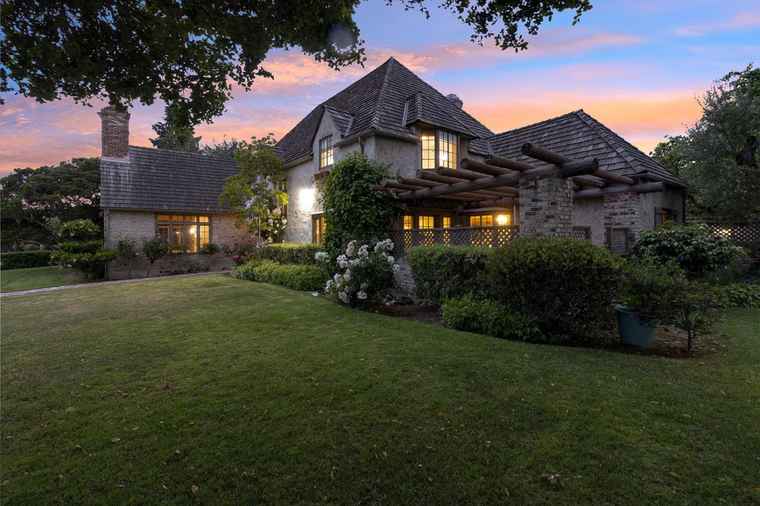Photo of 8 Los Laureles Ave SALINAS, CA 93901