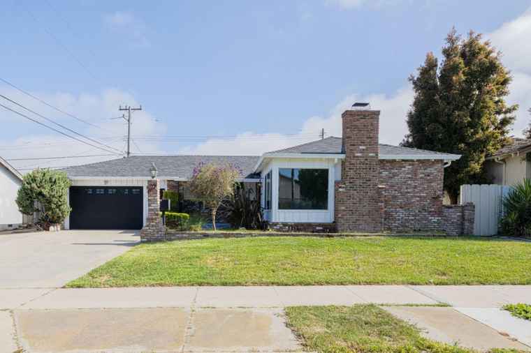 Photo of 114 Iris Dr SALINAS, CA 93906