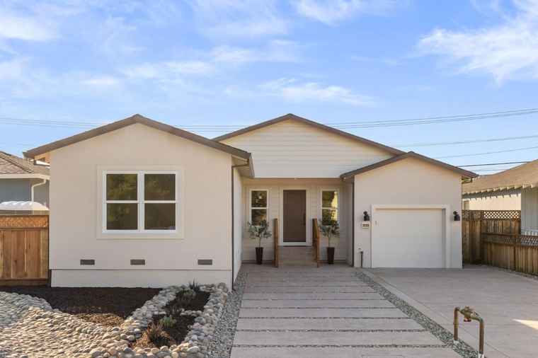 Photo of 121 Otay Ave SAN MATEO, CA 94403