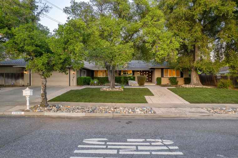 Photo of 13010 Glen Brae Dr SARATOGA, CA 95070