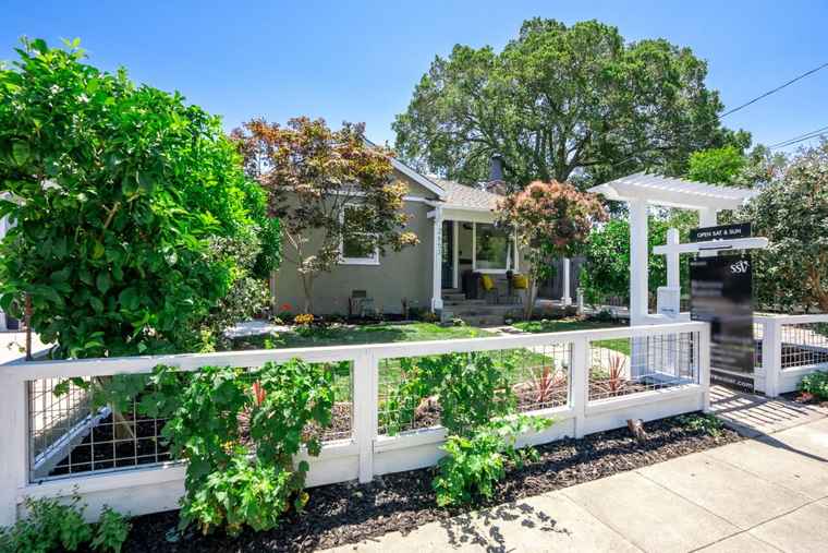 Photo of 2653 Brewster Ave REDWOOD CITY, CA 94062