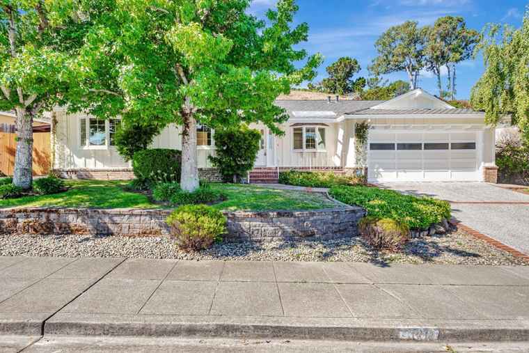 Photo of 329 Castenada Dr MILLBRAE, CA 94030