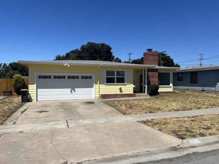 Photo of 1221 Parkside St SALINAS, CA 93906