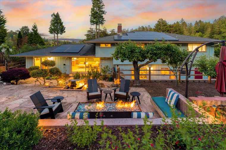 Photo of 111 Esmeralda Dr SANTA CRUZ, CA 95060