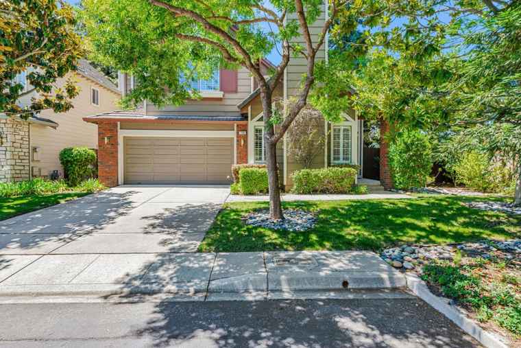 Photo of 100 Danbury Ln REDWOOD CITY, CA 94061