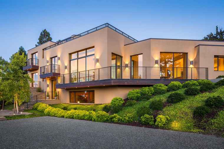 Photo of 130 New Place Rd HILLSBOROUGH, CA 94010