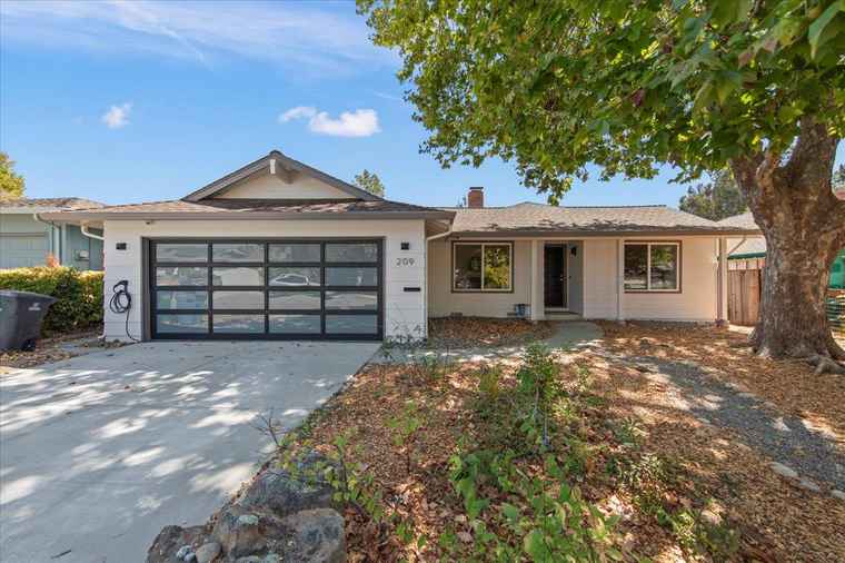 Photo of 209 Calvin Pl SANTA CRUZ, CA 95060
